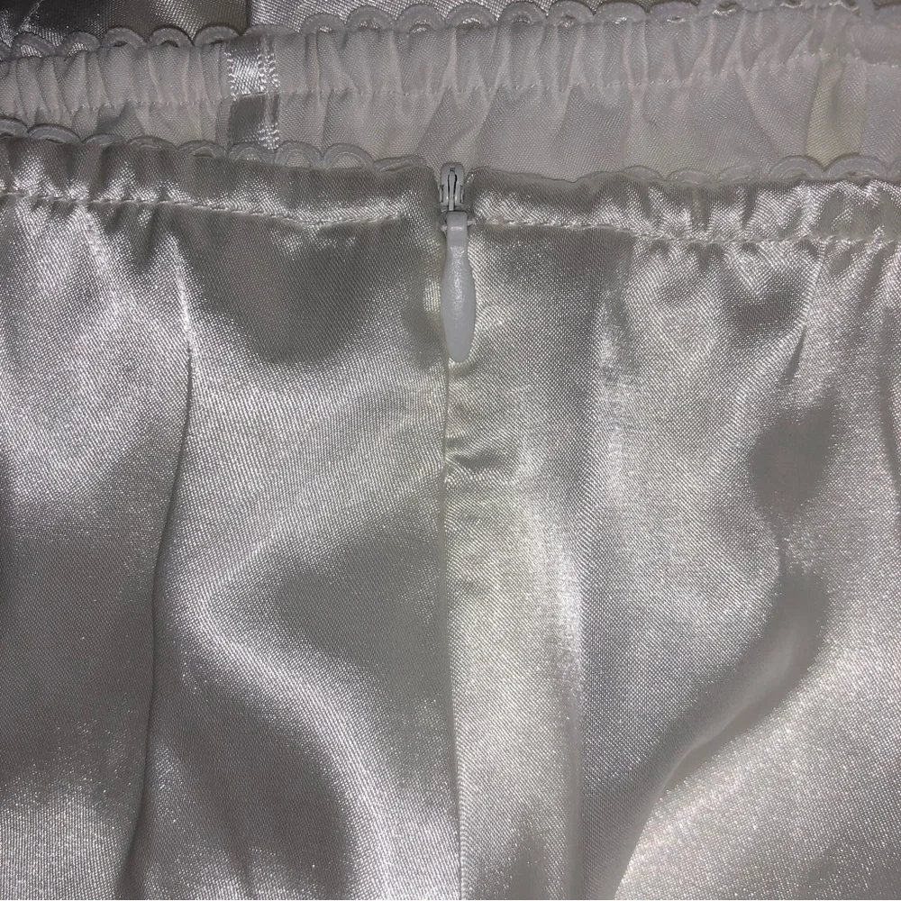 NWT lace trim satin skirt set by Commense in size XS - Picture 15 of 16